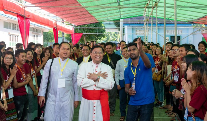 အရောင်စုံလှပနေတဲ့ခရစ်တော်ရဲ့အစေခံများ