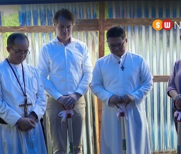 ဖိလစ်ပိုင်၌မှုးယစ်မှုဖြင့်စွပ်စွဲသတ်ဖြတ်ခံရသူများအောက်မေ့ဖွယ်သချိုင်းနေရာဖွင့်လှစ်