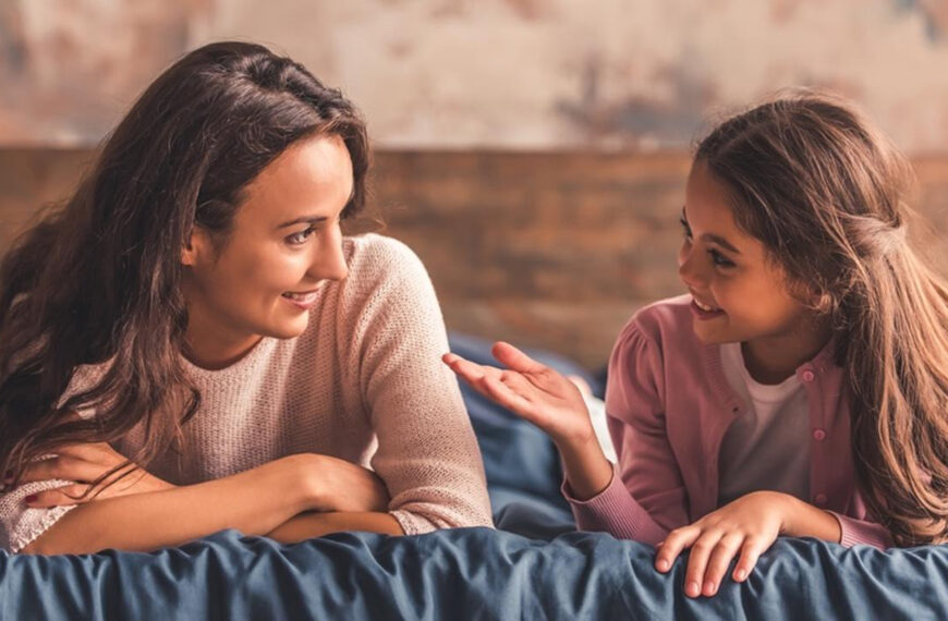 ခက်ခဲတဲ့ ခေါင်းစဉ်အောက်က အကြောင်းအရာတွေကို မိဘက သားသမီးကို ဘယ်လိုပြောရင် ကောင်းမလဲ။