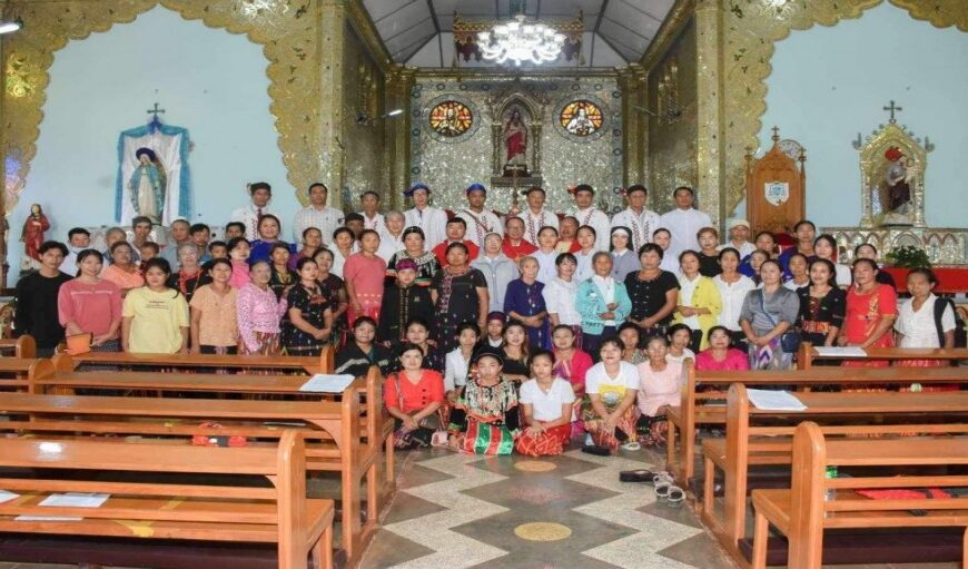 အာရှအမေရိကန်များကြားခရစ်ယာန်ဘာသာ၀င်သည် လူဦးရေးအများဆုံးဆက် လက်ရှိနေဟုစစ်တမ်အရသိရ