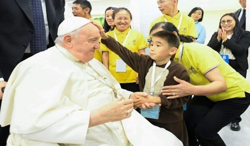 ပါပါးဖရန်စစ်၏မွန်ဂိုးလီးယားခရီးစဉ် ပြီးဆုံး