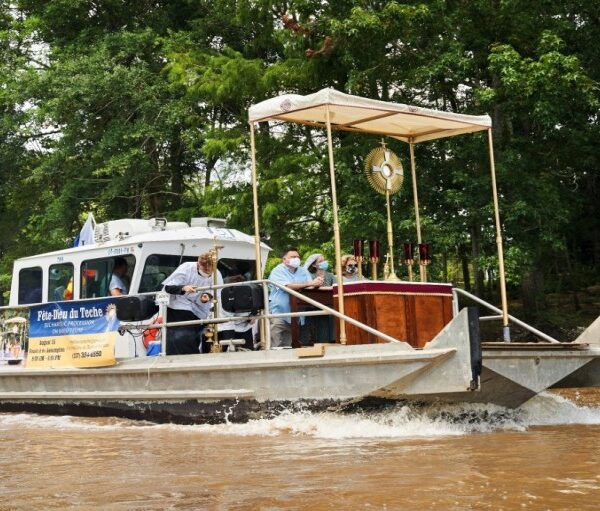 အမေရိကားတွင်ကိုယ်တော်မြတ်စက္ကရာမင်တူးအား လှေဖြင့်ပင့်ဆောင်လှည့်လည်မည်
