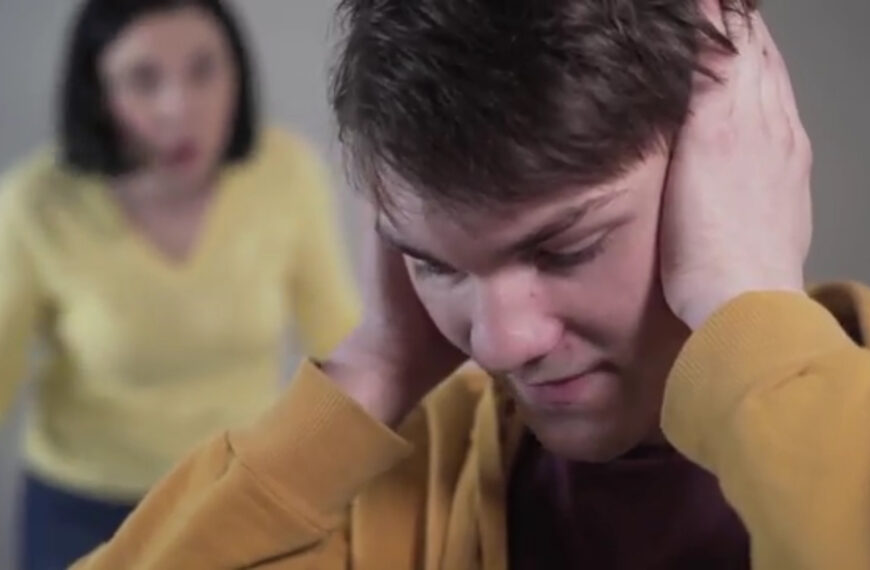 ဆယ်ကျော်သက်ရွယ်တွေက လူကြီးမိဘ၊ ဆရာသမားတွေကို ပုန်ကန်ထကြွမှုတွေ ပြုလုပ်တတ်ကြတယ်