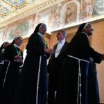 သူတော်စင်ဘဝခံယူထားသူတွေဟာ မျှော်လင့်ချက်ကိုရှင်သန်စေသူတွေနှင့် ဘာသာတရား၏ သက်သေ ခံများဖြစ်ကြရမည်။