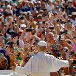 ကျွန်ုပ်တို့ရဲ့ပြောဆိုဆက်ဆံရေးသည် တစ်ဦးကို တစ်ဦးကူညီကုသပေး‌သောအရာသာ ဖြစ်ရမယ် ဒုက္ခ ပေးတာမဖြစ်ရ။