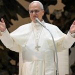 ဘဝရဲ့အမှောင်ကျဆုံးအချိန်မှာတောင်မှ ချစ်ဖို့နဲ့ခွင့်လွှတ်ဖို့ဟာဘယ်တော့မှ နောက်မကျပါဘူး။