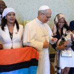 ရဟန်းမင်းကြီးလီယို (၁၄) Chagossian ဒုက္ခသည်များအားလက္ခံတွေ့ဆုံ။