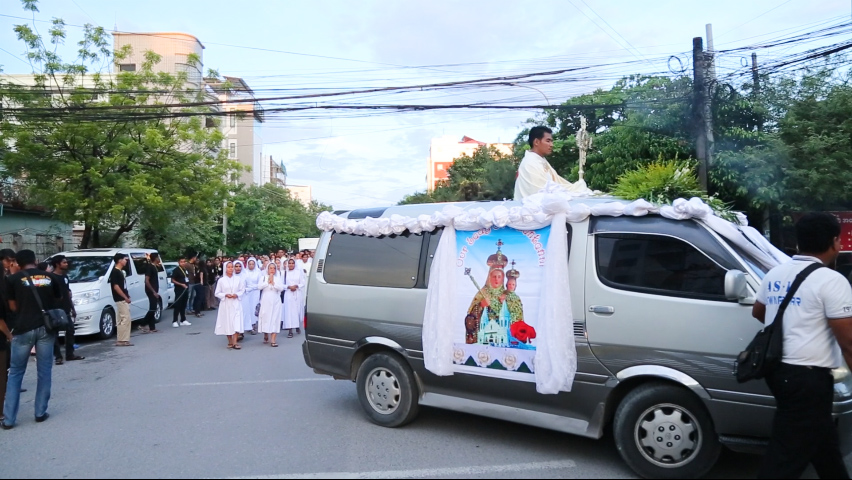 ဗေလန်ကန်နီကျန်းမာခြင်းမယ်တော်ပွဲနေ့ စီတန်းလှည့်လည်ခြင်း။