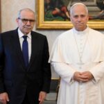 ရဟန်းမင်းကြီးသည်လက်ဘနွန်၀န်ကြီးချုပ်အားလက္ခံတွေ့ဆုံ။