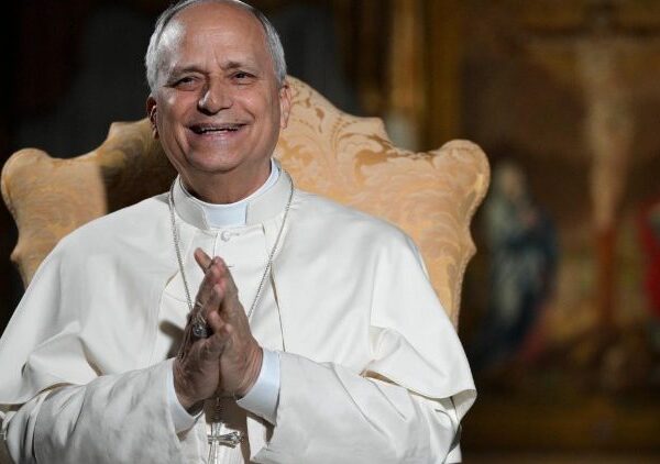 ရဟန်းမင်းကြီးလေအို (၁၄) လူငယ်များနှင့်အွန်လိုင်းမှတွေ့ဆုံစကားပြောခဲ့။