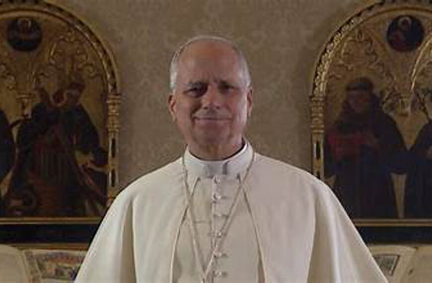 တံတားတည်ဆောက်သူများဖြစ်ကြပါဟုရဟန်းမင်းကြီးတိုက်တွန်း။