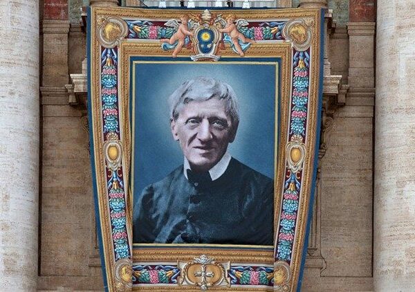 စိန့်ဂျွန်ဟင်နရီနူးမန်းသည်အူဘာနီအားနားတက္ကသိုလ်အားမှိုင်းမသောရဟန္တအဖြစ်ဂုဏ်ပြုခံရ။ 