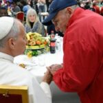 ရဟန်းမင်းကြီးလီယို (၁၄) ဆင်းရဲနွမ်းပါးသူများနှင့်အတူနေ့လည်စာအတူသုံးဆောင်။