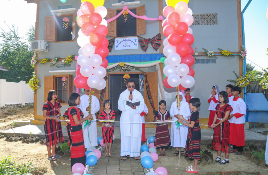 အပြစ်မဲ့သန္ဓေယူတော်မူသော မယ်တော်သခင်မဘုရားကျောင်းပွဲနှင့် စိန့်ထရေဇား လမ်းစဉ်သွယ် သီလရှင်ကျောင်းဆောင်သစ်ဖွင့်ပွဲကျင်းပ။