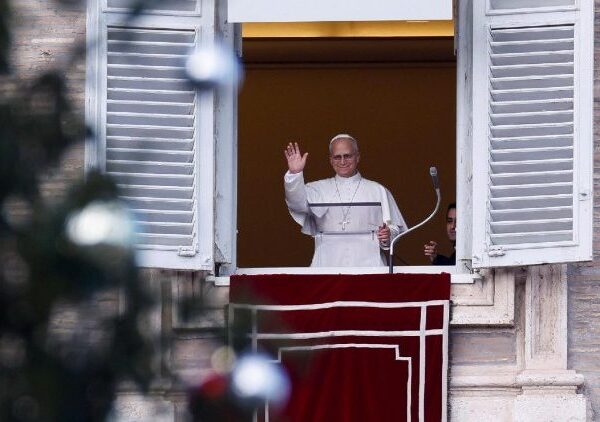 ဓမ္မအာဇာနည်စတီးဖင်းထံမှသင်ယူကြရန်ရဟန်းမင်းကြီးမိန့်ကြား။