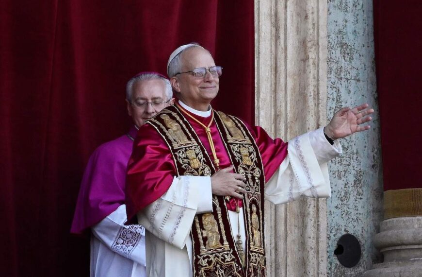 မင်းသုံးပါးပွဲ အန်ဂျေလူး မေတ္တာ ရွတ်ချိန် ပုပ်ရဟန်းမင်းကြီးဝေမျှသောတရား။