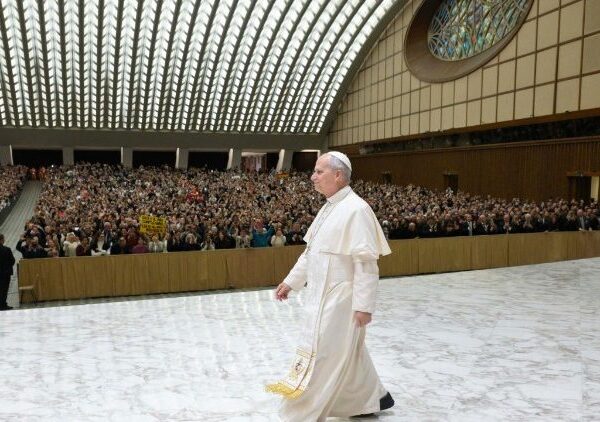 ဒုတိယဗာတီကန်ကောင်စီသည် ခရစ်တော်နှင့် မိတ်ဆွေဖွဲ့ရန်ကျွန်ုပ်တို့ကို ခေါ်နေသည်။