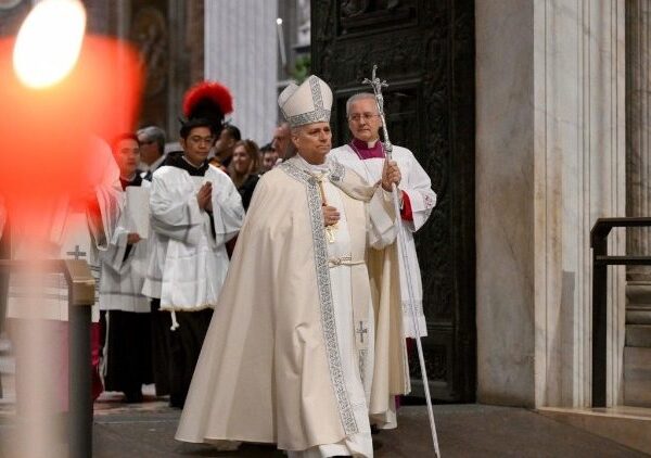 လက်နက်သံများခြိမ်းခြောက်နေသည့် နေရာ၌ပင် သင်တို့သည် ယေဇူးခရစ်တော်၏ သက်သေခံ များ ဖြစ်ကြသည်။