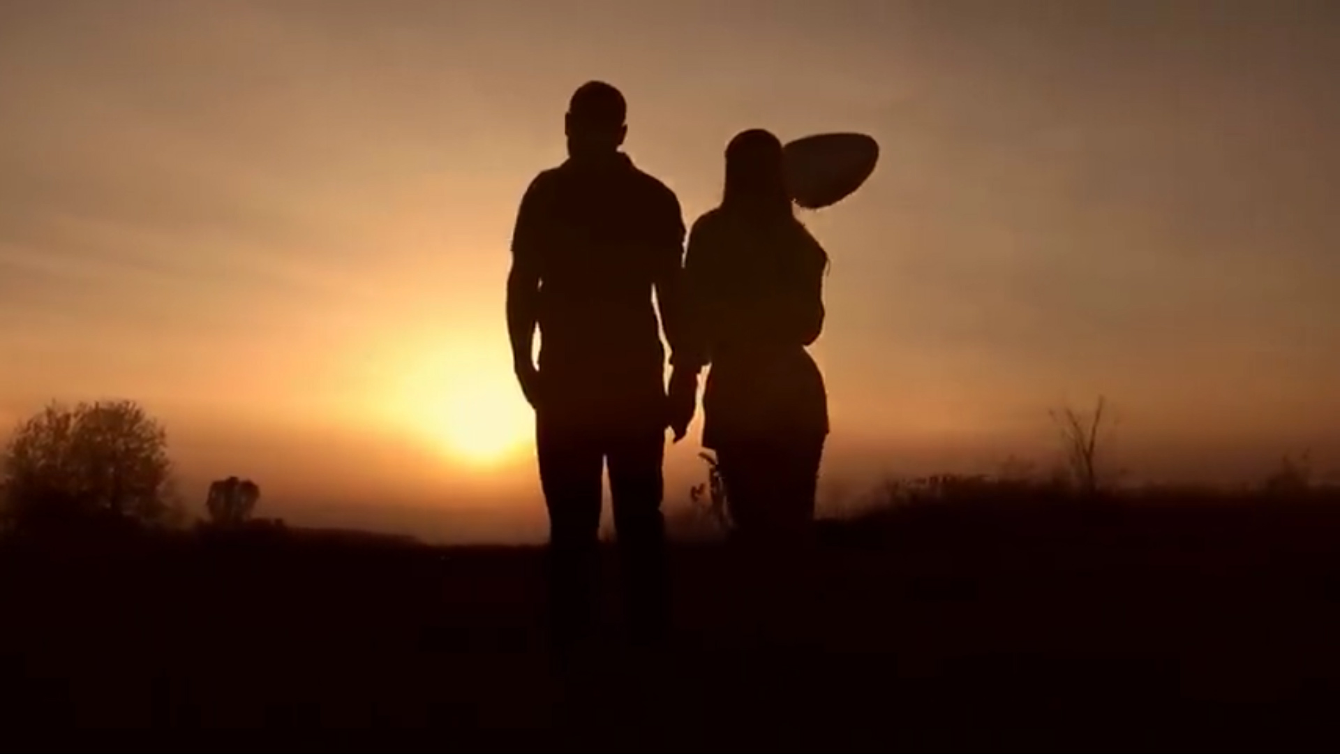 ဒီနေ့မှာ ရေစီးကြောင်းထဲမှာ Boy Friend, Girl Friend ထားကြတဲ့ အကြောင်းကို နည်းနည်း တင်ပြပေးချင်ပါတယ်။