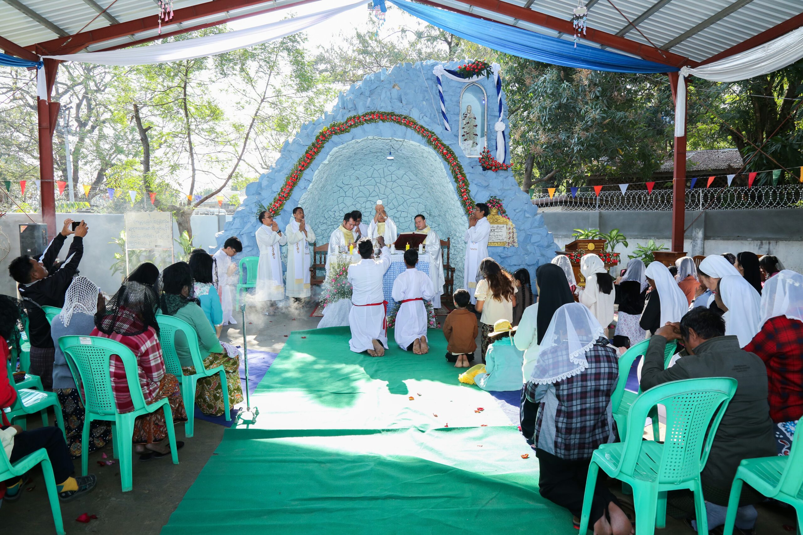 (၂၇) ကြိမ်မြောက် ဆုတောင်းပြည့် လုဒ်(စ်) မယ်တော်သခင်မဘုရားကျောင်းပွဲကျင်းပ။