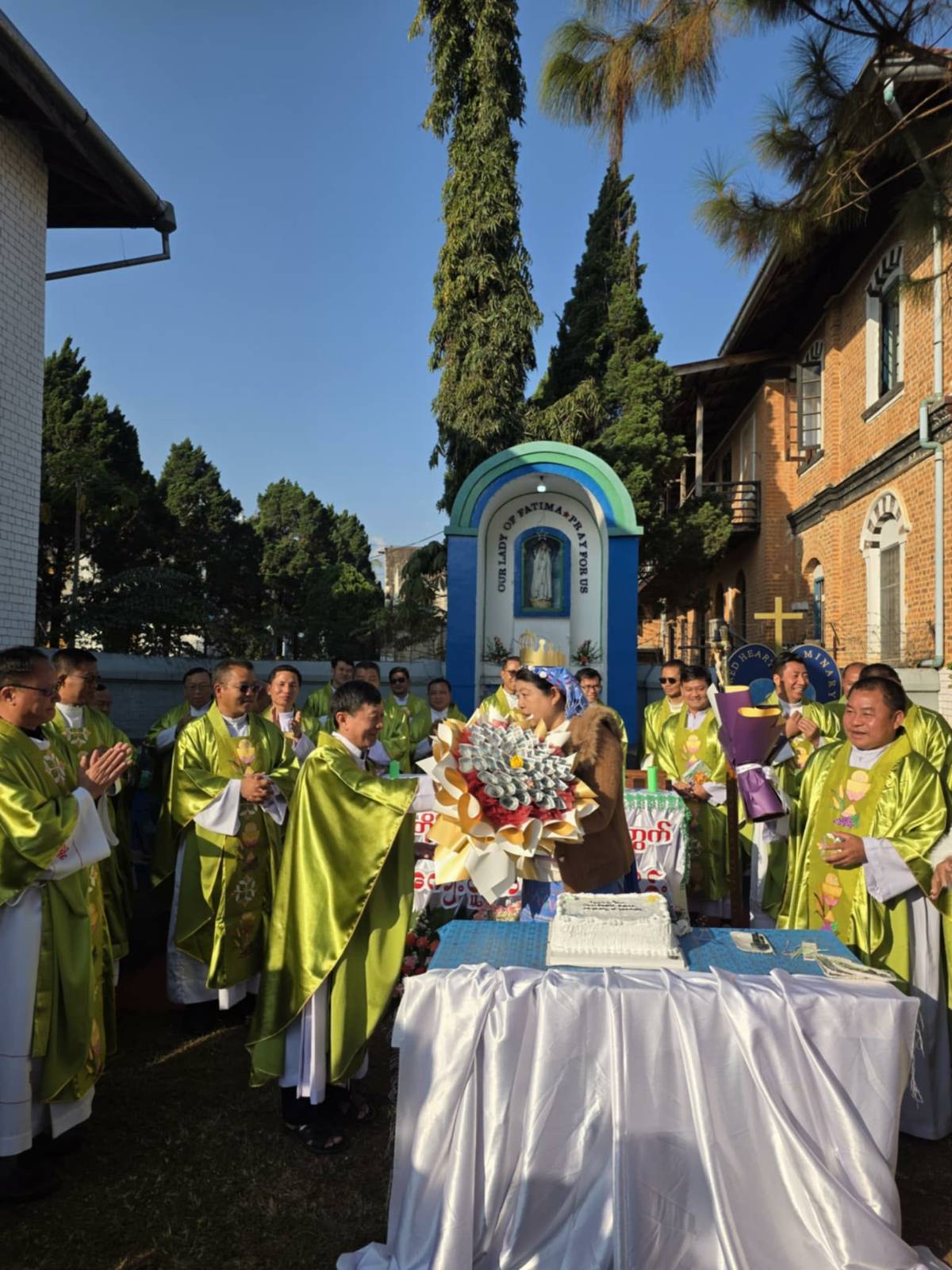 မီးဖိုချောင်ထဲက မေတ္တာရှင် သို့မဟုတ် ရဟန်းလောင်းတွေရဲ့ မိခင်တစ်ပါး။