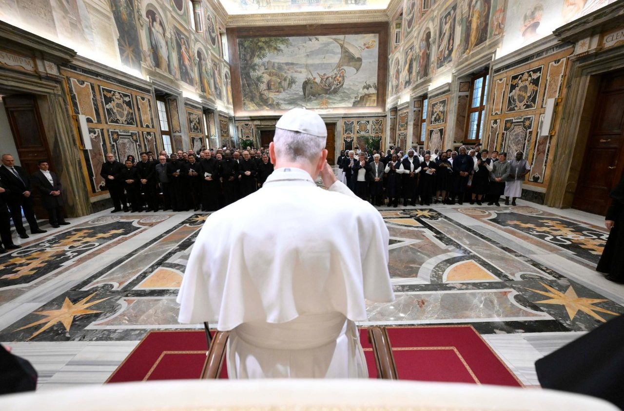 လောကကြီးတွင် ဘုရားသခင်၏ မေတ္တာတော်ကို ရောင်ပြန်ဟပ်သူများ ဖြစ်ကြပါ”