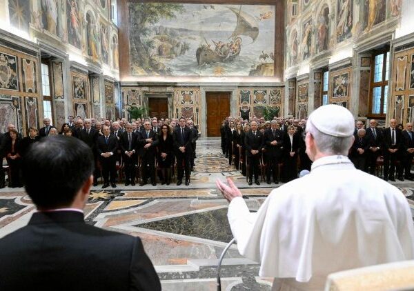 “”လူမှုသဟဇာတဖြစ်ခြင်းက ဆင်းရဲသားများအတွက် ကြိုဆိုမှုကိုဖြစ်စေပြီး၊ အစိုးရဝန်ဆောင်မှုများကို လည်း လူတိုင်းလက်လှမ်းမီစေသည်”။