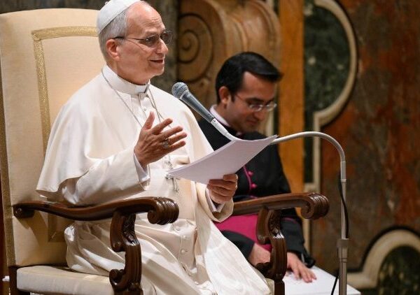 သတင်းအချက်အလက်သည် ဝါဒဖြန့်ချီရေးကိရိယာ မဖြစ်စေရ။