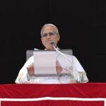 ယုံကြည်ခြင်းသည် ဝေဒနာခံစားနေရသော လူသားထုအပေါ် ကျွန်ုပ်တို့၏မျက်စိကို ပွင့်စေသည်။