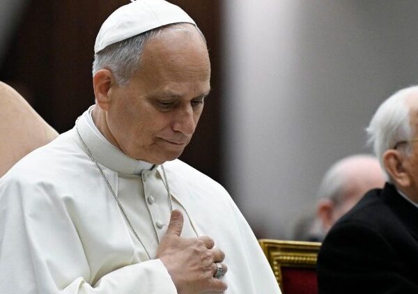 စစ်ကြောင့် ဘုန်းတော်ကြီးတစ်ပါး နှင့် သေဆုံးရသူများအတွက် ပုပ်ရဟန်းမင်းကြီးလီယို (၁၄) မှ ဝမ်း နည်းစကားဆိုကာ ငြိမ်းချမ်းရေးအတွက် တိုက်တွန်းနှိုးဆော်ခြင်း။