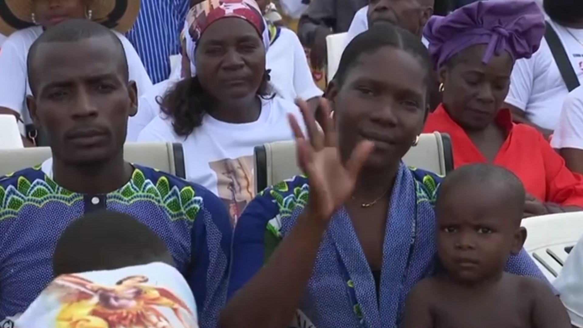 အာဖရိကတမန်တော်ခရီးစဉ် ခုနစ်ရက်မြောက်နေ့တွင် အန်ဂိုလာပြည်သူများအား မိခင်တစ်ဦး၏ နှလုံး သားဖြင့် အသစ်တစ်ဖန်စတင်ကြရန် ပုပ်ရဟန်းမင်းကြီး တိုက်တွန်း။