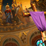 သန့်ရှင်းသောရက်မြတ်သီတင်းပတ်Holy Week အတွင်းမှာ ‘ကက်သလစ်ဘာသာဝင်တွေဟာ သူတို့ အလေးအမြတ်ဆုံးထားတဲ့ ဒီပုံတော်တွေကို ဘာကြောင့် ဖုံးအုပ်ထားရတာလဲ။