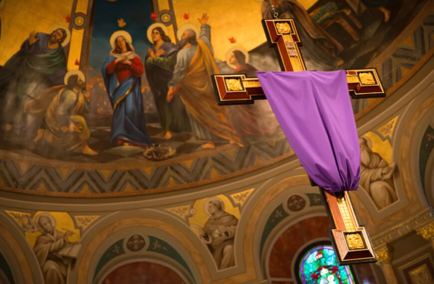 သန့်ရှင်းသောရက်မြတ်သီတင်းပတ်Holy Week အတွင်းမှာ ‘ကက်သလစ်ဘာသာဝင်တွေဟာ သူတို့ အလေးအမြတ်ဆုံးထားတဲ့ ဒီပုံတော်တွေကို ဘာကြောင့် ဖုံးအုပ်ထားရတာလဲ။