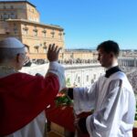 ပုဒ်ရဟန်းမင်းကြီးက ကမ္ဘာ့ခေါင်းဆောင်များကို လက်နက်များစွန့်ကြရန် တိုက်တွန်း။