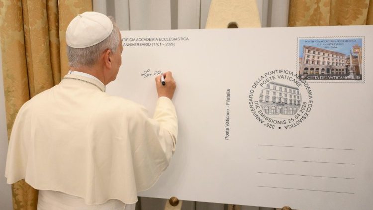 သံတမန်အရာရှိ ဘုန်းတော်ကြီးများ၏ အခန်းကဏ္ဍသည် နိုင်ငံရေးအကျိုးအမြတ်ထက် ကျော်လွန်၍ တစ်လောကလုံးဆိုင်ရာ လူသားမိသားစုကို ဝန်ဆောင်မှုပေးသူများဖြစ်ရမည်