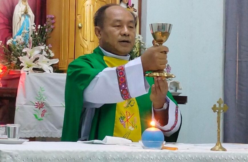 တောင်ငူ ကက်သလစ် ဂိုဏ်းအုပ်သာသနာအတွက် အရိုက်အရာဆက်ခံမည့် သိုးထိန်းဆရာတော်ကို ရွေး ကောက်တင်မြှောက်ခြင်း။