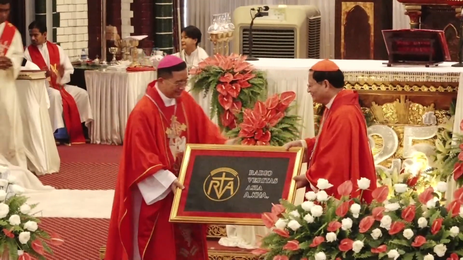 မြန်မာ နိုင်ငံဆိုင်ရာ RVA ထုတ်လွှင့်တင်ဆက်မှုကို ဘာသာစကား နှစ်မျိုးထပ်မံတိုးချဲ့ထုတ်လွှင့်။