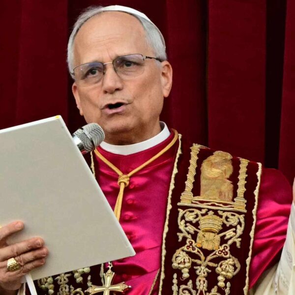 Regina Caeli (ကောင်းကင်ဘုံဘုရင်မ) မေတ္တာတော်ကို ရွတ်ဆိုစဥ် ပုပ်ရဟန်းမင်းကြီး၏မိန့်ကြားချက် များ။