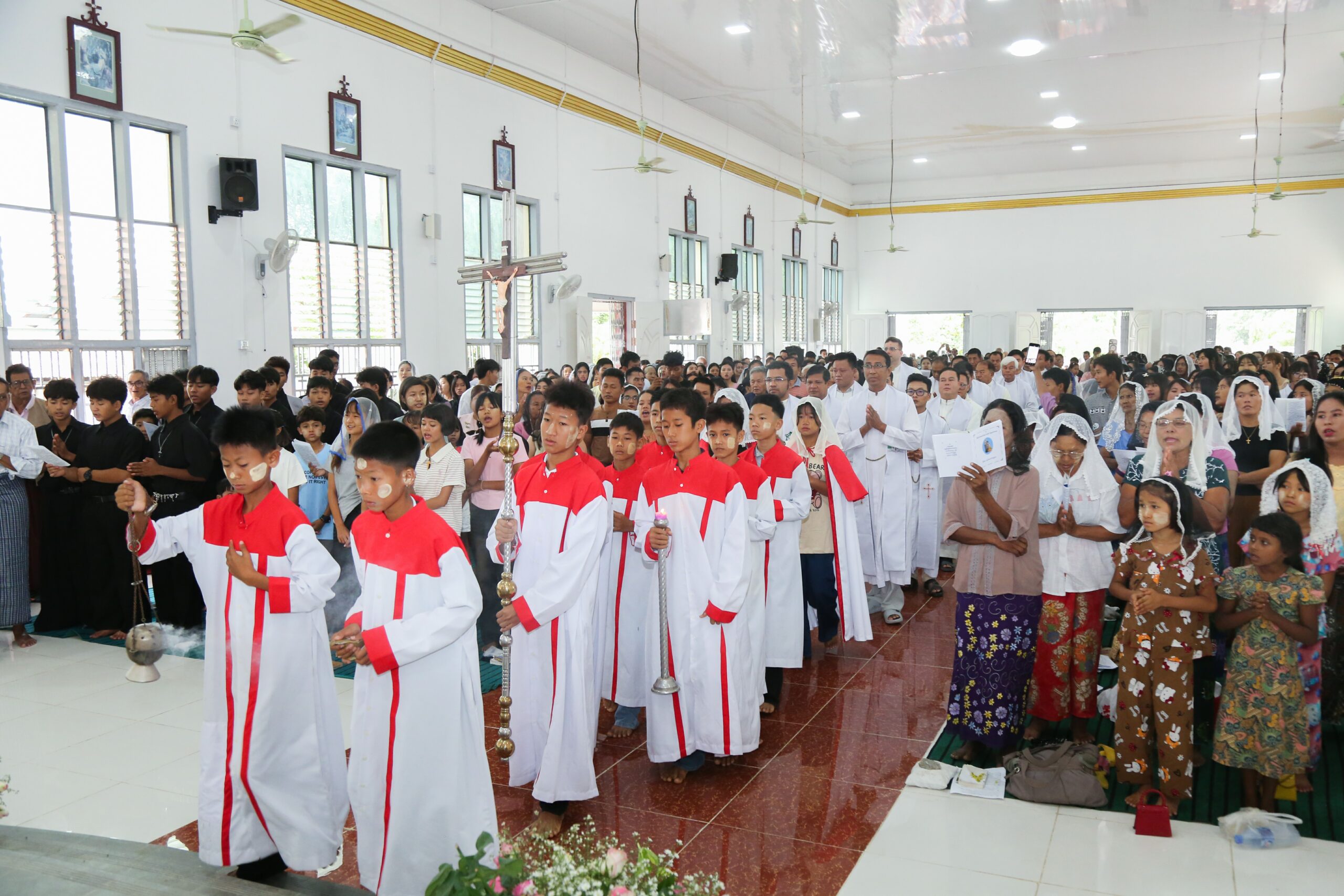 စိန့်ဗင်းဆင်းဒီပေါလ် ဘုရားကျောင်းပွဲနေ့မစ္ဆားတရားပူဇော်ခြင်း။