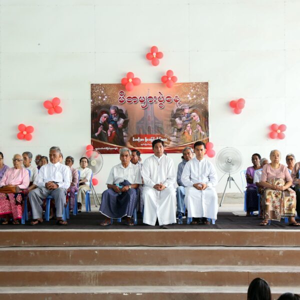 စိန့်ဂျော်ကင်းနှင့် စိန့်အန်နား တို့အားဂုဏ်ပြုသည့် မိဘများပွဲနေ့ကျင်းပ။