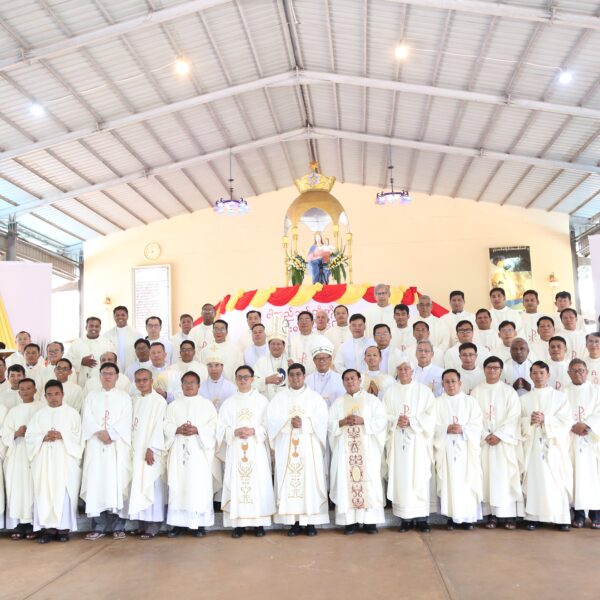 ဆလေးရှင်းအသင်းဂိုဏ်းဝင်ဦးပဥ္ဇင်းကြီးနှစ်ပါး၏ ထာဝရရဟန်းသိက္ခာခံယူခြင်း မစ္ဆားတရား။