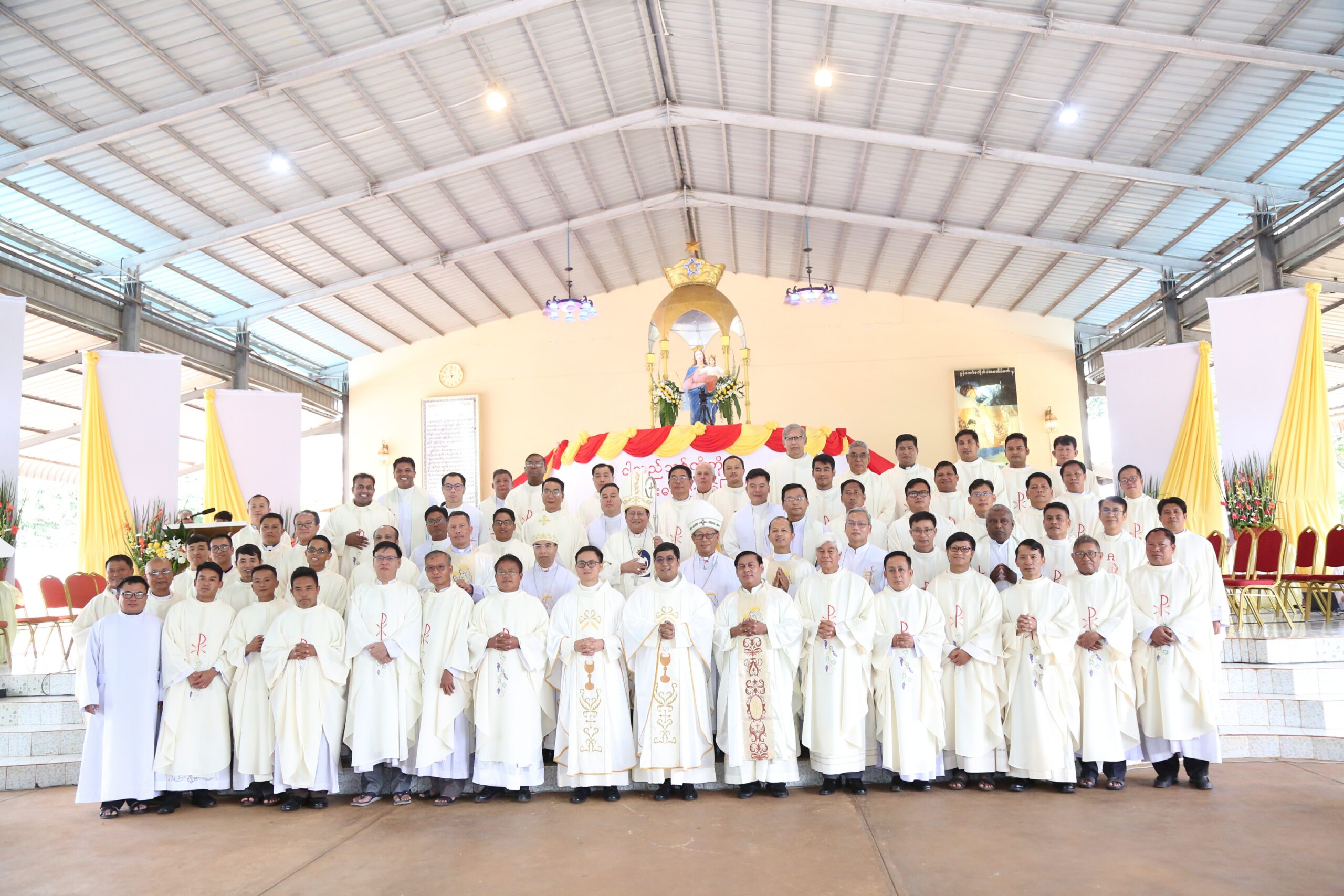 ဆလေးရှင်းအသင်းဂိုဏ်းဝင်ဦးပဥ္ဇင်းကြီးနှစ်ပါး၏ ထာဝရရဟန်းသိက္ခာခံယူခြင်း မစ္ဆားတရား။